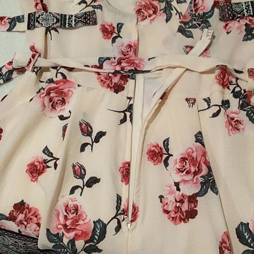 ⛵ 5$/15 Kohl's Rose Print V-Neck Dress - Picture 9 of 12